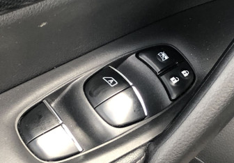 Подержанный автомобиль Nissan X-Trail 2015 года (13 фото)