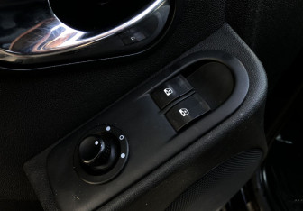 Подержанный автомобиль Nissan Terrano 2015 года (13 фото)