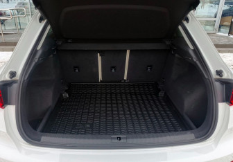 Подержанный автомобиль Audi Q3 2021 года (12 фото)