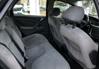 Подержанный автомобиль Citroen C5 Liftback 2006 года (11 фото)