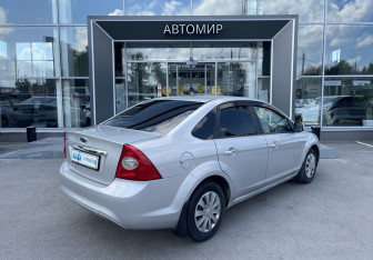 Подержанный автомобиль Ford Focus Sedan 2009 года (5 фото)