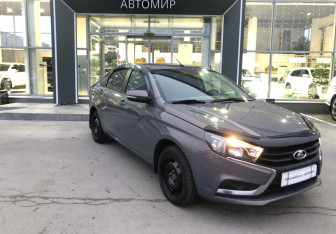 Подержанный автомобиль LADA (ВАЗ) Vesta Sedan 2017 года (3 фото)
