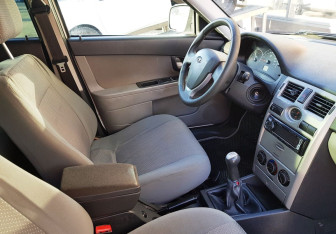Подержанный автомобиль LADA (ВАЗ) Priora Hatchback 2013 года (9 фото)