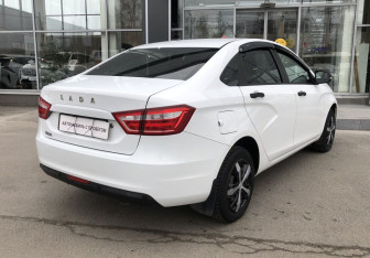 Подержанный автомобиль LADA (ВАЗ) Vesta Sedan 2016 года (5 фото)