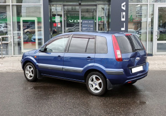 Подержанный автомобиль Ford Fusion 2008 года (7 фото)