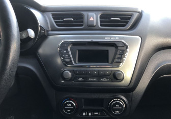 Подержанный автомобиль Kia Rio Sedan 2012 года (14 фото)