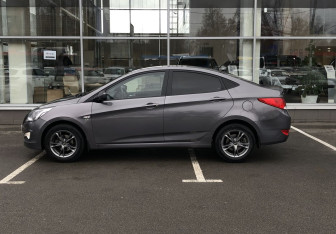 Подержанный автомобиль Hyundai Solaris Sedan 2016 года (8 фото)