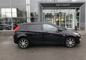 Подержанный автомобиль Hyundai Solaris Hatchback 2015 года (8 фото)