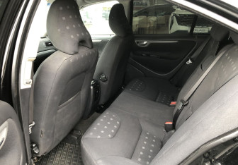 Подержанный автомобиль Volvo S60 2007 года (11 фото)