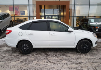 Подержанный автомобиль LADA (ВАЗ) Granta Liftback 2024 года (4 фото)