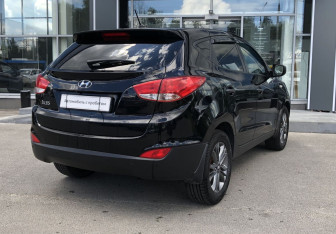Подержанный автомобиль Hyundai ix35 2014 года (5 фото)