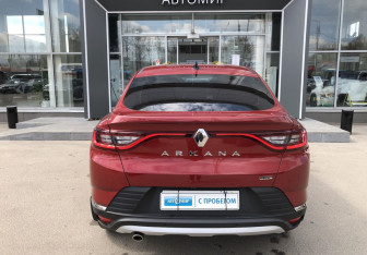 Подержанный автомобиль Renault Arkana 2021 года (6 фото)