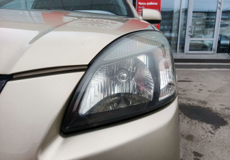 Подержанный автомобиль Kia Rio Hatchback 2011 года (9 фото)