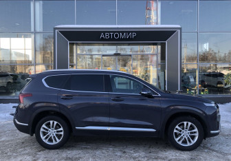 Подержанный автомобиль Hyundai Santa Fe 2021 года (4 фото)