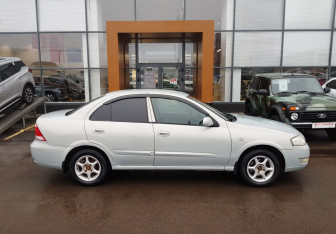 Подержанный автомобиль Nissan Almera Classic 2006 года (4 фото)