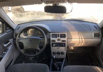Подержанный автомобиль LADA (ВАЗ) Priora Sedan 2010 года (10 фото)