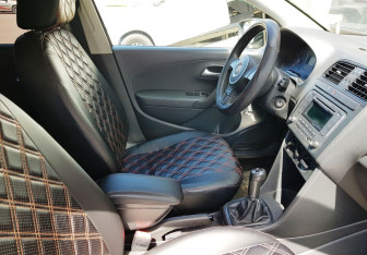 Подержанный автомобиль Volkswagen Polo Sedan 2010 года (9 фото)