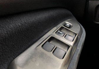 Подержанный автомобиль Mitsubishi Lancer Sedan 2005 года (13 фото)