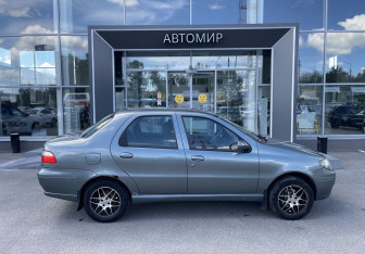 Подержанный автомобиль Fiat Albea 2011 года (4 фото)