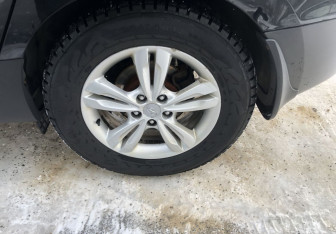 Подержанный автомобиль Hyundai ix35 2013 года (15 фото)