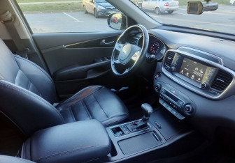Подержанный автомобиль Kia Sorento 2019 года (14 фото)