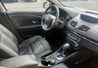 Подержанный автомобиль Renault Fluence 2013 года (13 фото)