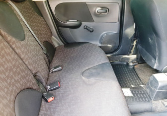 Подержанный автомобиль Nissan Note 2007 года (10 фото)