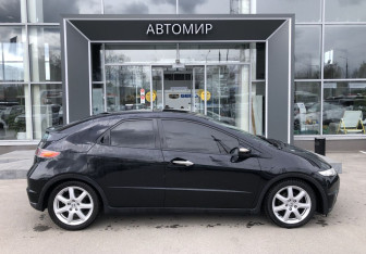 Подержанный автомобиль Honda Civic Hatchback 2008 года (4 фото)