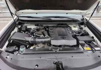 Подержанный автомобиль Toyota Land Cruiser Prado 2020 года (11 фото)