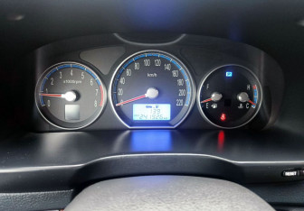 Подержанный автомобиль Hyundai Santa Fe 2008 года (13 фото)