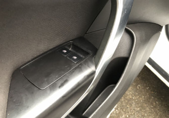 Подержанный автомобиль Opel Insignia Liftback 2010 года (13 фото)