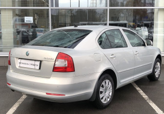 Подержанный автомобиль Skoda Octavia Liftback 2013 года (5 фото)