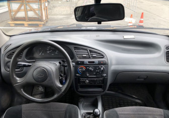 Подержанный автомобиль Chevrolet Lanos 2008 года (10 фото)