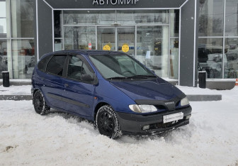 Подержанный автомобиль Renault Megane Hatchback 1997 года (3 фото)