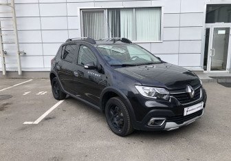 Подержанный автомобиль Renault Sandero 2018 года (3 фото)