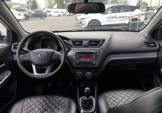 Подержанный автомобиль Kia Rio Sedan 2012 года (10 фото)