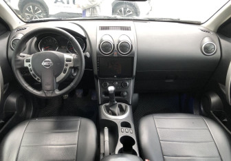 Подержанный автомобиль Nissan Qashqai 2012 года (10 фото)