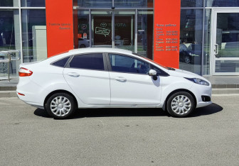 Подержанный автомобиль Ford Fiesta Sedan 2016 года (4 фото)