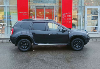 Подержанный автомобиль Renault Duster 2012 года (4 фото)