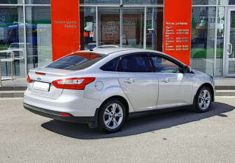 Подержанный автомобиль Ford Focus Sedan 2013 года (5 фото)