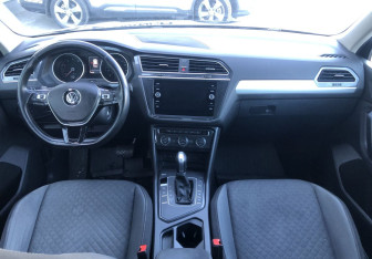 Подержанный автомобиль Volkswagen Tiguan 2018 года (10 фото)