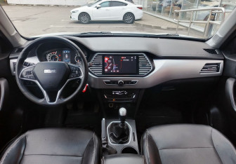 Подержанный автомобиль Lifan X70 2018 года (15 фото)