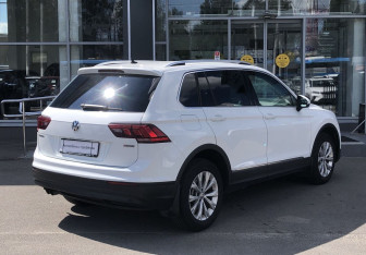 Подержанный автомобиль Volkswagen Tiguan 2019 года (5 фото)