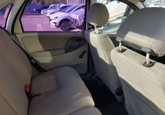 Подержанный автомобиль LADA (ВАЗ) Kalina Sedan 2010 года (10 фото)