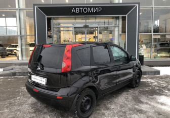 Подержанный автомобиль Nissan Note 2007 года (5 фото)