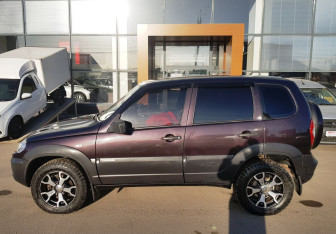 Подержанный автомобиль Chevrolet Niva 2011 года (8 фото)