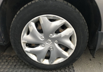 Подержанный автомобиль Renault Fluence 2011 года (14 фото)