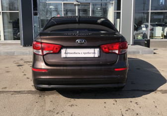 Подержанный автомобиль Kia Rio Sedan 2015 года (6 фото)