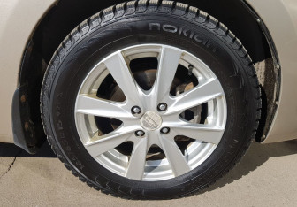 Подержанный автомобиль Hyundai Solaris Sedan 2011 года (12 фото)