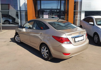 Подержанный автомобиль Hyundai Solaris Sedan 2011 года (6 фото)